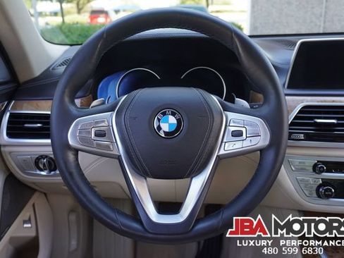 Used 2018 BMW 750i RWD image 31