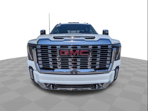 New 2026 GMC Sierra 2500 Denali w/ Denali Reserve Package AWD/4WD image 9