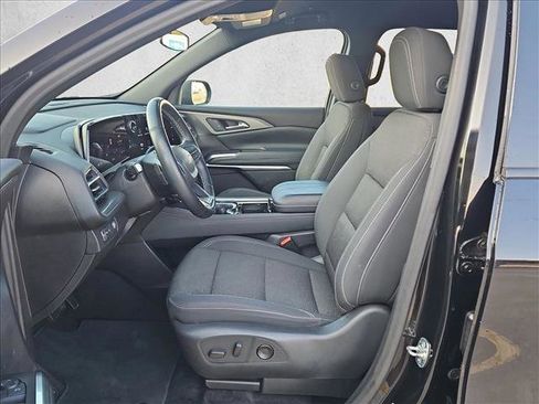 Used 2024 Chevrolet Traverse LT image 16