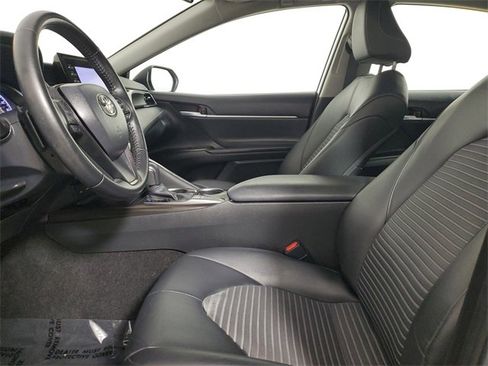 Used 2023 Toyota Camry SE image 16