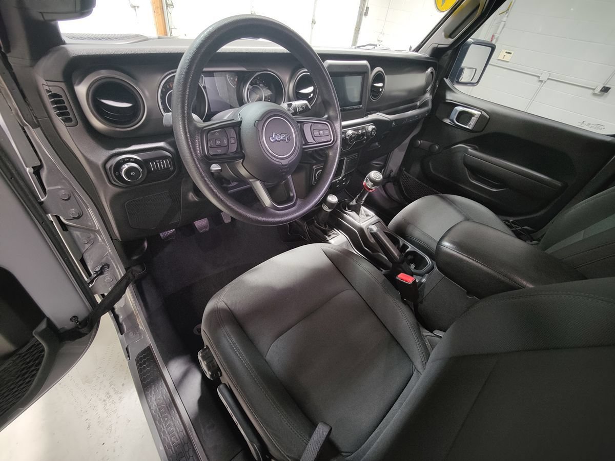 Used 2022 Jeep Wrangler Sport AWD/4WD image 32