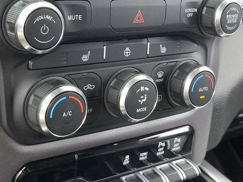 Used 2019 RAM 1500 Big Horn AWD/4WD image 15