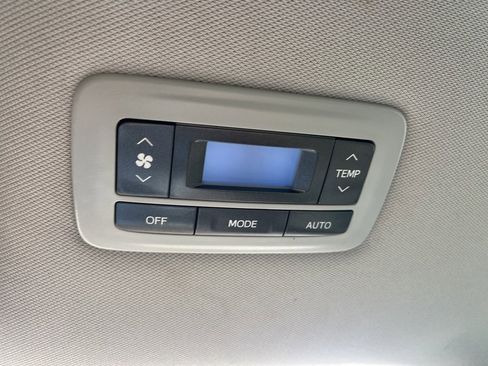 Used 2018 Toyota Sienna XLE image 21
