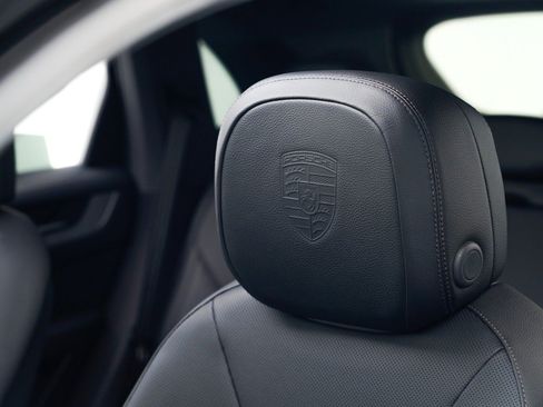 New 2026 Porsche Cayenne image 18