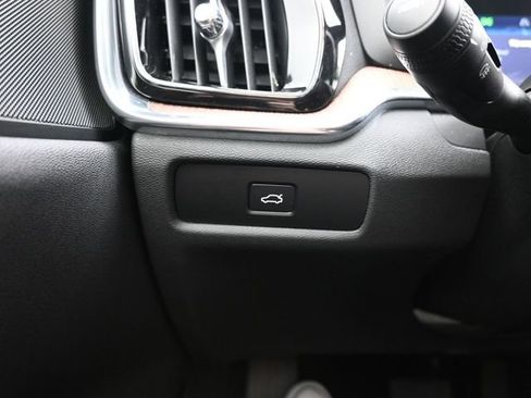 Used 2025 Volvo S60 B5 Plus AWD/4WD image 29