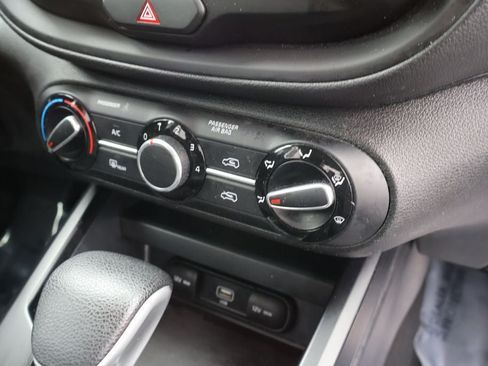 Used 2022 Kia Soul LX w/ Technology Package FWD image 15
