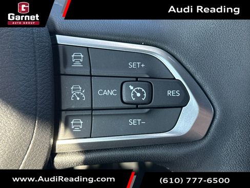 Used 2025 Jeep Compass Limited image 30