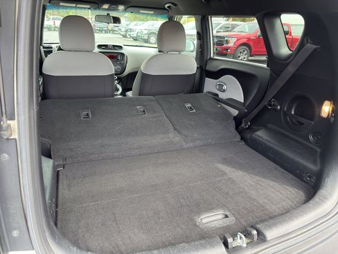 Used 2014 Kia Soul FWD image 31