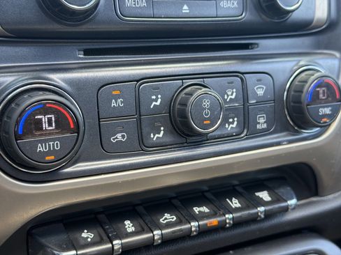 Used 2018 GMC Sierra 2500 Denali w/ Duramax Plus Package AWD/4WD image 28