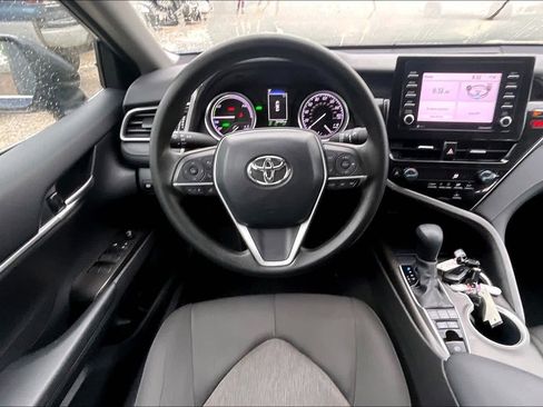 Used 2024 Toyota Camry LE image 6