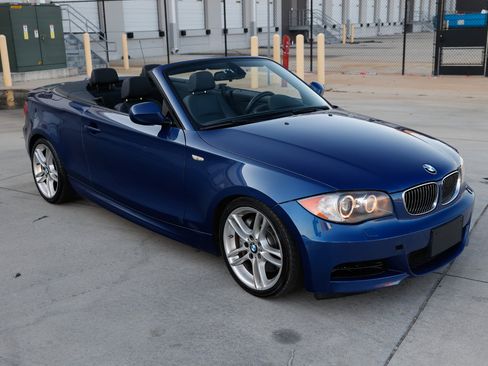 Used 2011 BMW 135i Convertible w/ Premium Pkg image 15