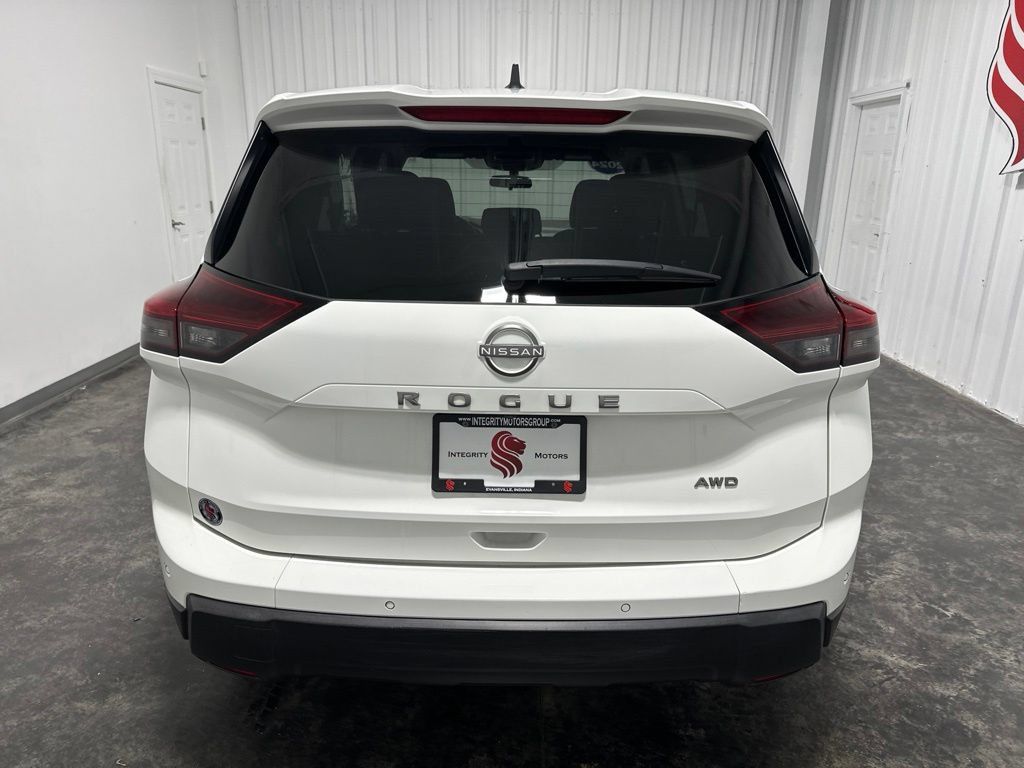 Used 2024 Nissan Rogue S AWD/4WD image 7