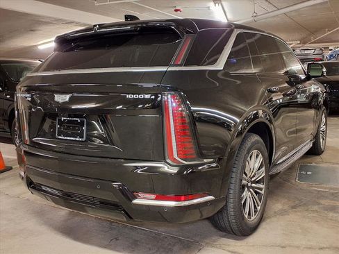 Used 2026 Cadillac Escalade IQ Luxury 1 image 8