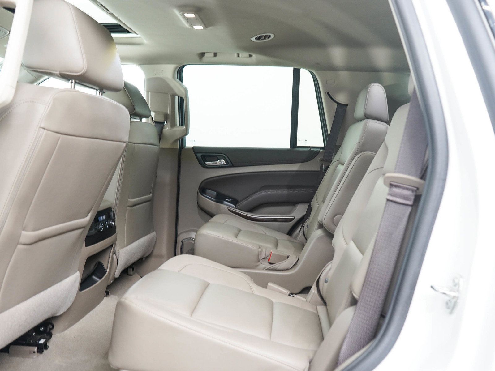Used 2020 Chevrolet Tahoe LT w/ Luxury Package AWD/4WD image 16