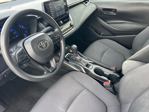 Used 2022 Toyota Corolla LE image 9