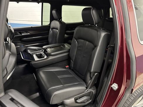 Used 2022 Jeep Grand Wagoneer Series II image 35