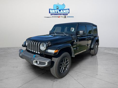 Used 2023 Jeep Wrangler Unlimited Sahara w/ Cold Weather Group AWD/4WD image 20