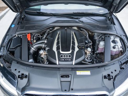 Used 2018 Audi A8 L 4.0T image 32
