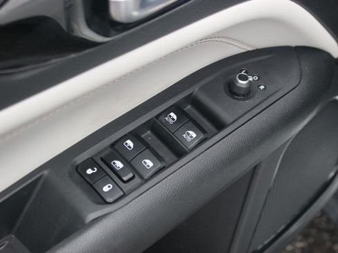 Used 2023 Jeep Compass Limited AWD/4WD image 13
