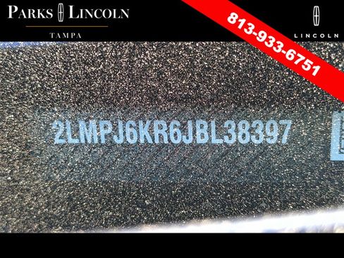 Used 2018 Lincoln MKX Select image 3