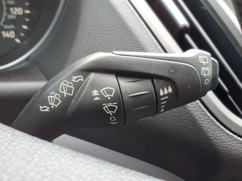 Used 2019 Ford Escape SE FWD image 28