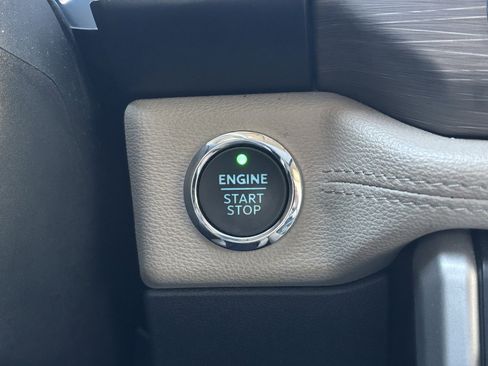 Used 2023 Ford Expedition Max Limited image 5