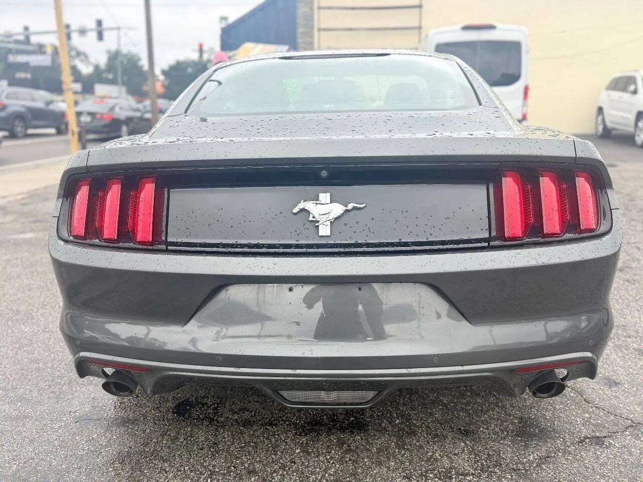 Used 2017 Ford Mustang Coupe RWD image 5