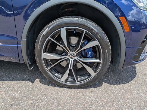 Used 2023 Volkswagen Tiguan SEL R-Line image 10