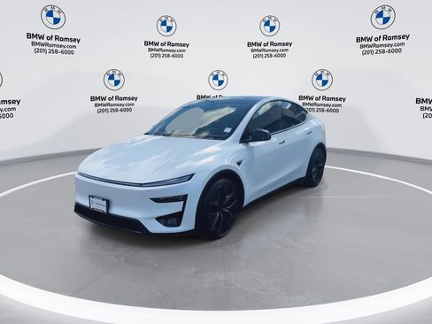 Used 2026 Tesla Model Y Performance AWD/4WD image 4
