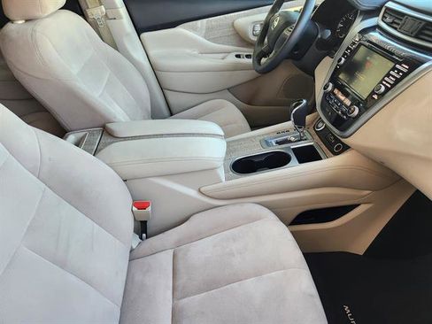 Used 2019 Nissan Murano SV image 11