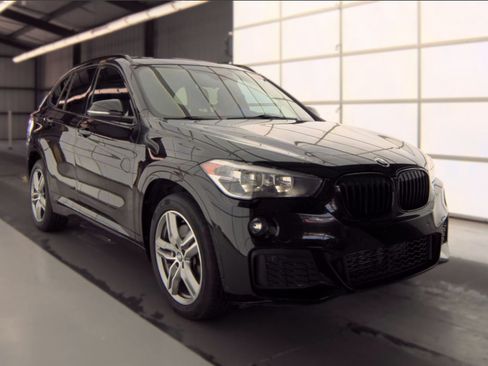 Used 2018 BMW X1 sDrive28i w/ M Sport Package FWD image 3