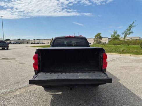 Used 2020 Toyota Tundra SR5 w/ SR5 Convenience Package AWD/4WD image 10