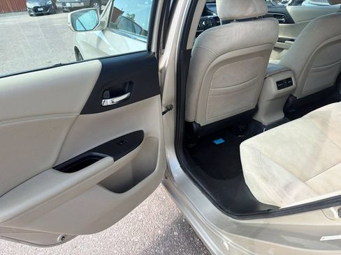 Used 2014 Honda Accord EX image 11
