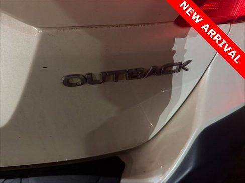 Used 2022 Subaru Outback Limited image 6