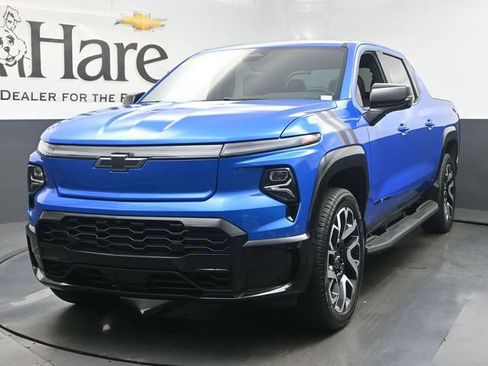 Used 2025 Chevrolet Silverado EV RST w/ LPO, Dark Package RST AWD/4WD image 32