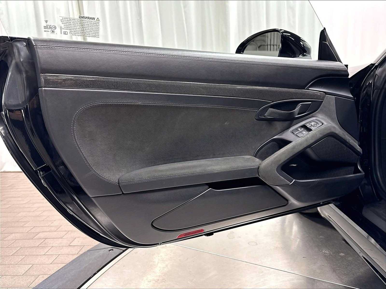 Used 2022 Porsche 718 Boxster Spyder RWD image 25
