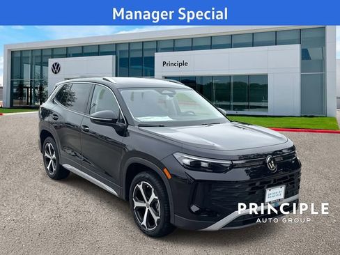 New 2025 Volkswagen Tiguan SE image 3