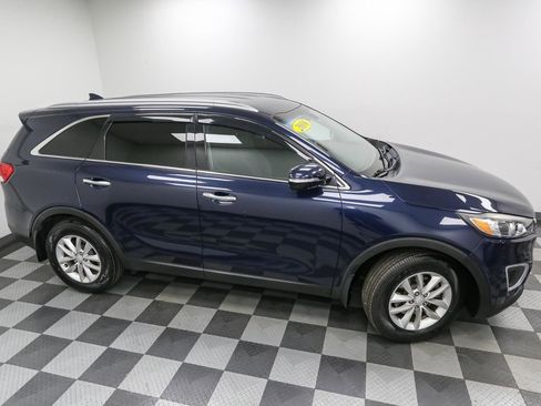 Used 2016 Kia Sorento LX w/ LX Convenience Package image 5