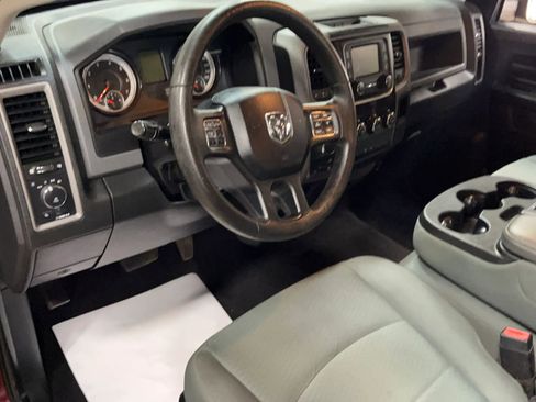 Used 2017 RAM 1500 Express AWD/4WD image 3