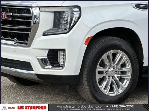 Used 2023 GMC Yukon XL SLT w/ SLT Premium Package AWD/4WD image 9