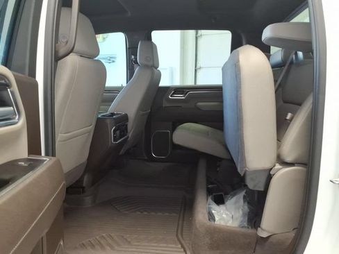 Used 2025 Chevrolet Silverado 2500 LTZ w/ LTZ Premium Package AWD/4WD image 16