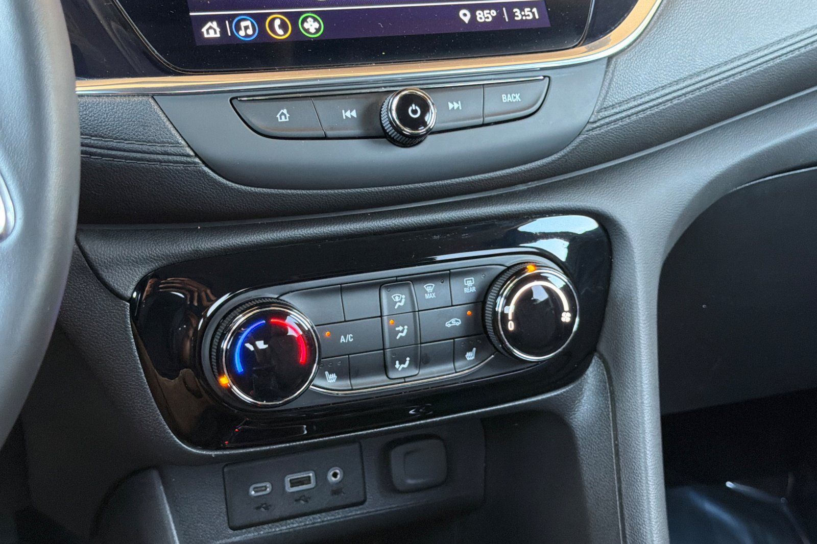 Used 2023 Buick Encore GX Preferred w/ Cold Weather Comfort Package FWD image 24