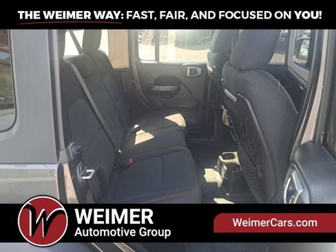 Used 2018 Jeep Wrangler Unlimited Rubicon AWD/4WD image 18