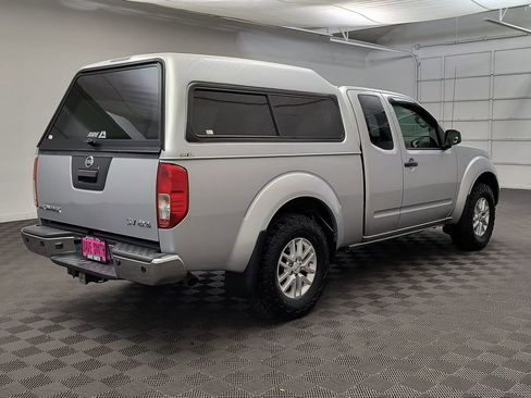 Used 2015 Nissan Frontier SV w/ SV Value Truck Package AWD/4WD image 9