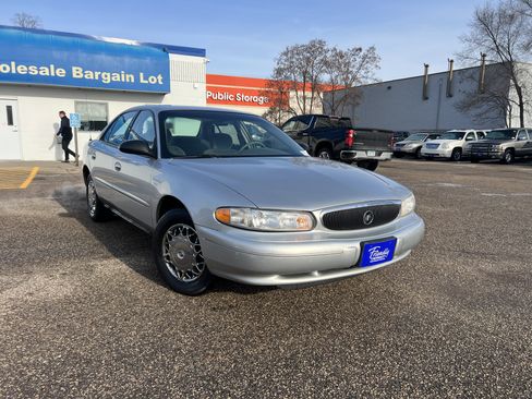 Used 2003 Buick Century Custom image 2
