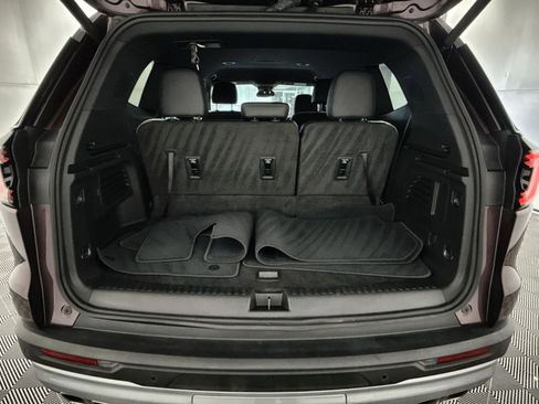 Used 2024 GMC Acadia Elevation image 26