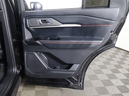 Used 2025 Ford Explorer ST-Line w/ ST-Line Street Pack AWD/4WD image 26