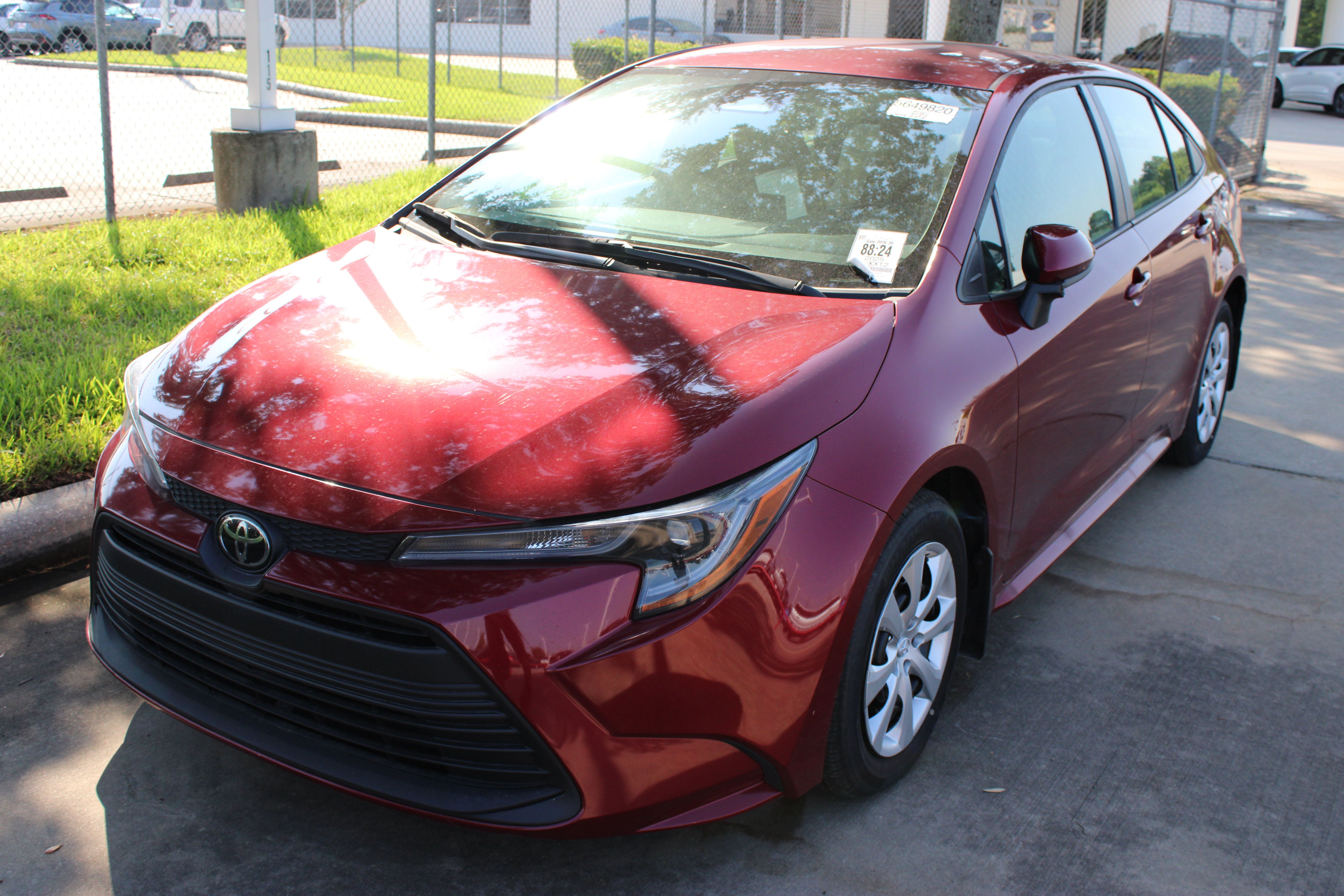 Used 2025 Toyota Corolla LE FWD image 3