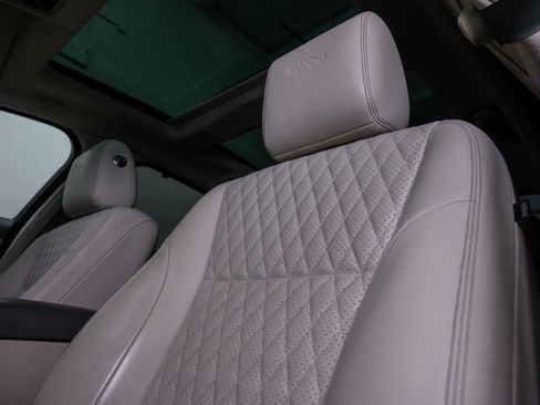 Used 2017 Jaguar XJ L Portfolio image 19