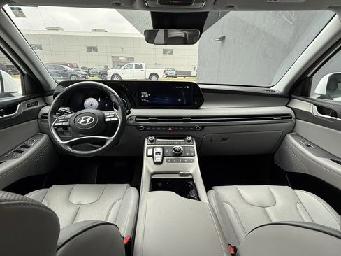 Used 2024 Hyundai Palisade SEL w/ Premium Package image 12